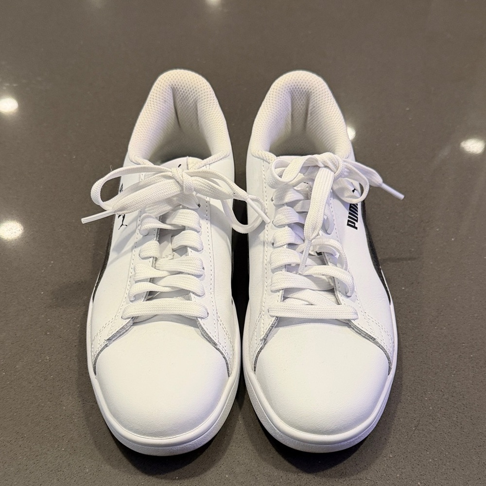 Puma Classic White and Black Sneakers - size 8 - Picture 2 of 8
